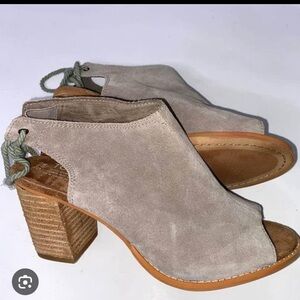 Tom’s heeled sandals